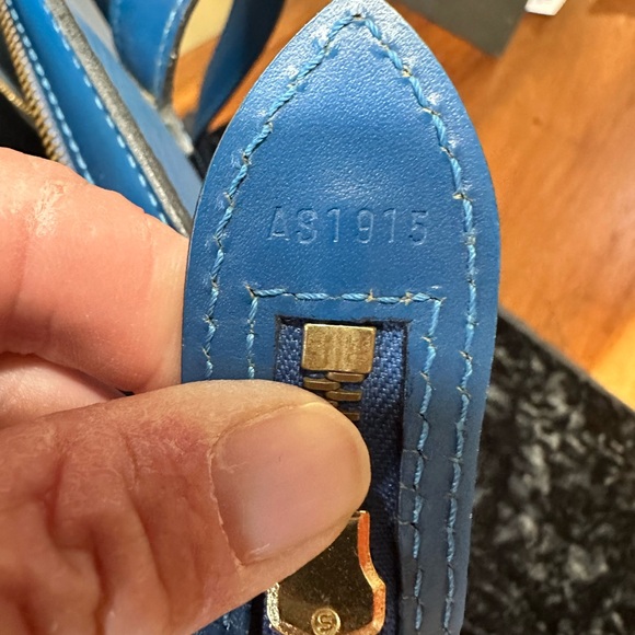 Blue Louis Vuitton Women's Satchel - Picture 3 of 15